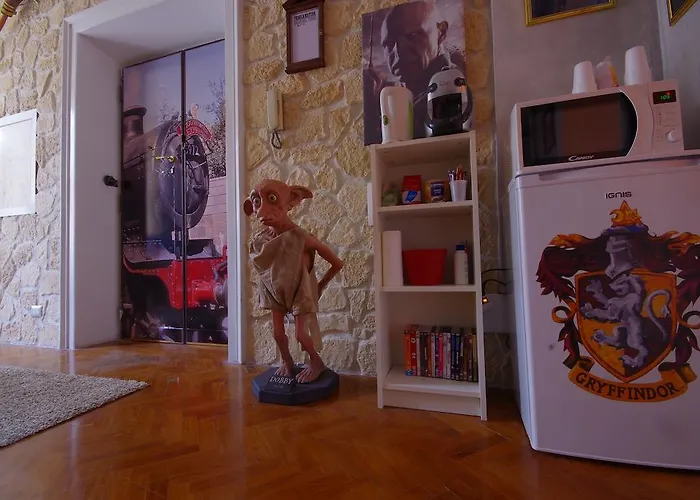 Movie Guesthouse