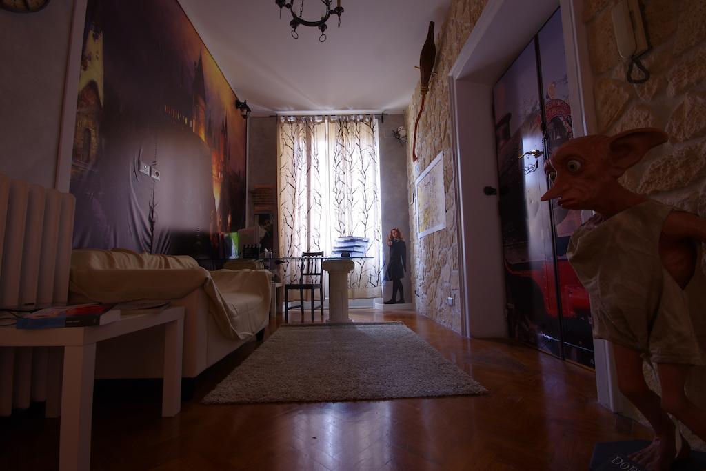 Guest house Movie